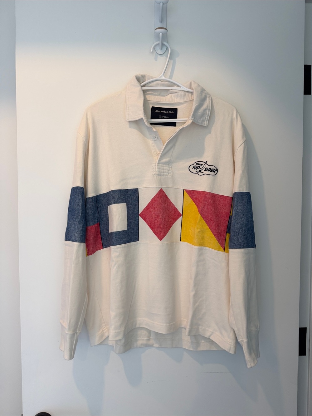 Abercrombie x Sperry Cream Long-Sleeve Rugby Shirt with Graphic Panel